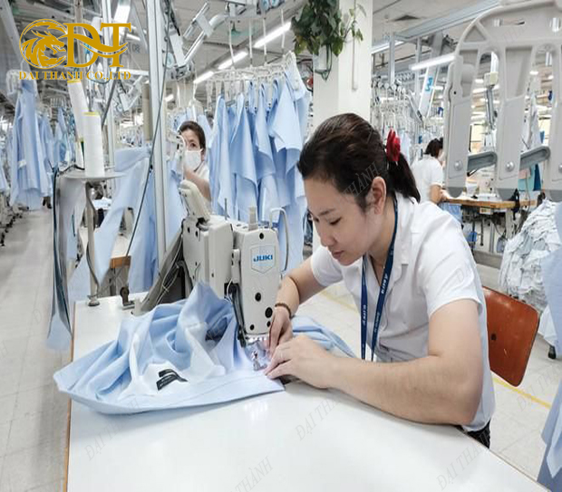 xưởng may áo khoác đồng phục đẹp