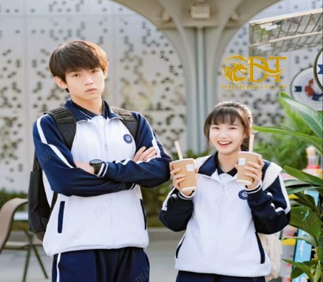 xưởng may áo khoác theo yêu cầu