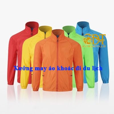 xưởng may áo khoác đi du lịch