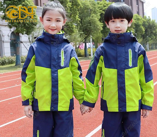 xưởng may áo khoác đồng phục học sinh