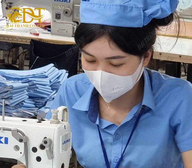 xưởng may áo khoác áo gió giá rẻ