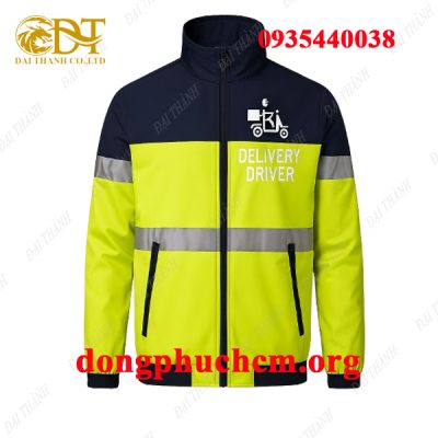 May áo khoác giao hàng màu vàng